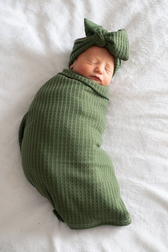 green swaddle set