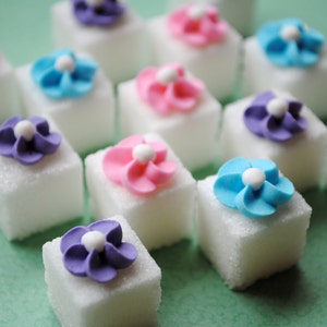 Royal Icing Flowers on Sugar Cubes Rainbow Mix 25 image 4