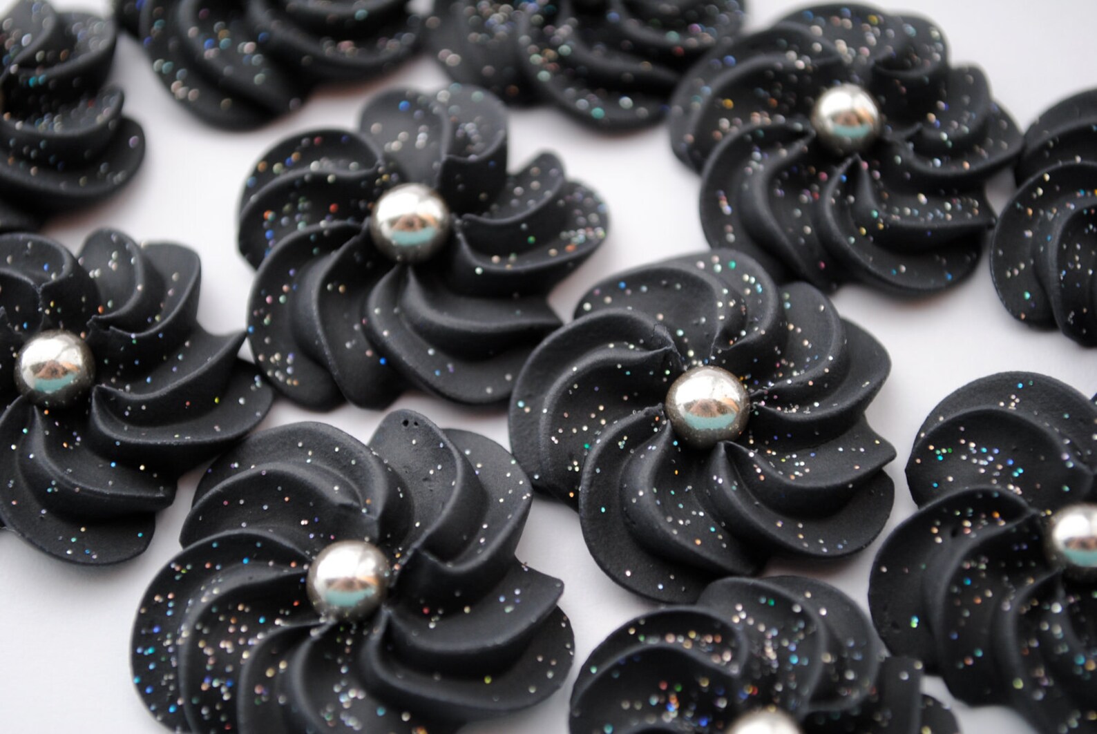 Sparkling Black Royal Icing Flowers Modern style with 6mm