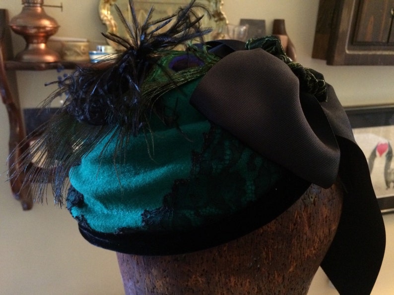 Absinthe Peacock perch hat