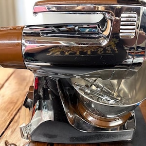 Mixer Vintage Chrome Mixmaster Sunbeam Power Plus 16 Spd Stand W/Bowls & Beaters 50s Decor Practical Design Gift for Mom Wife Sister Baker