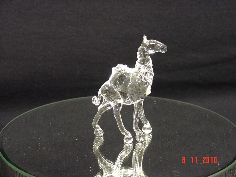 small glass camel image 2