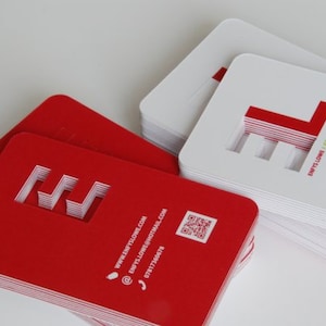 200 individuell bedruckte Visitenkarten - Laser geschnitten - 16PT schwere seidenmatte Standard Form gestanzte Karten Papier Logo professionelle Hangtags USA
