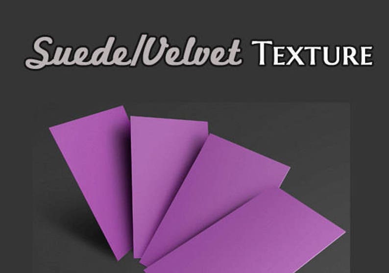 K&ouml;nnte beinhalten: Vier violette Kartonbl&auml;tter, die f&auml;cherf&ouml;rmig angeordnet sind und eine Wildleder- oder Samtstruktur zeigen.
