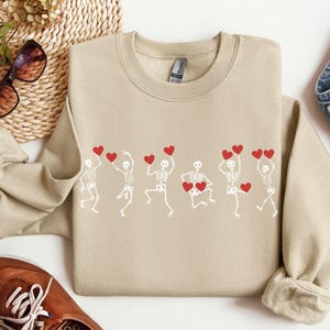 Sweat squelette Saint-Valentin, chemise coeurs squelettes dansants, t-shirt drôle de Saint-Valentin, cadeau d'amour mignon pour les vacances, ras du cou pour femme, tendance Sand