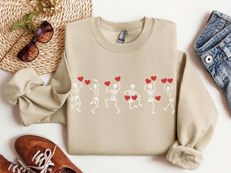 Sweat squelette Saint-Valentin, chemise coeurs squelettes dansants, t-shirt drôle de Saint-Valentin, cadeau d'amour mignon pour les vacances, ras du cou pour femme, tendance Sand