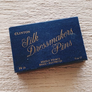 Vintage Clinton Silk Dressmakers pins, needlepoint, brass, rust proof, 1/4 Lbs size 17, scovill oakville division, vintage needles, flat pin