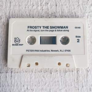Fita cassete vintage Frosty The Snowman - música de Natal, história de Natal, coleção de Natal, música, fita cassete vintage, marca Peter Pan
