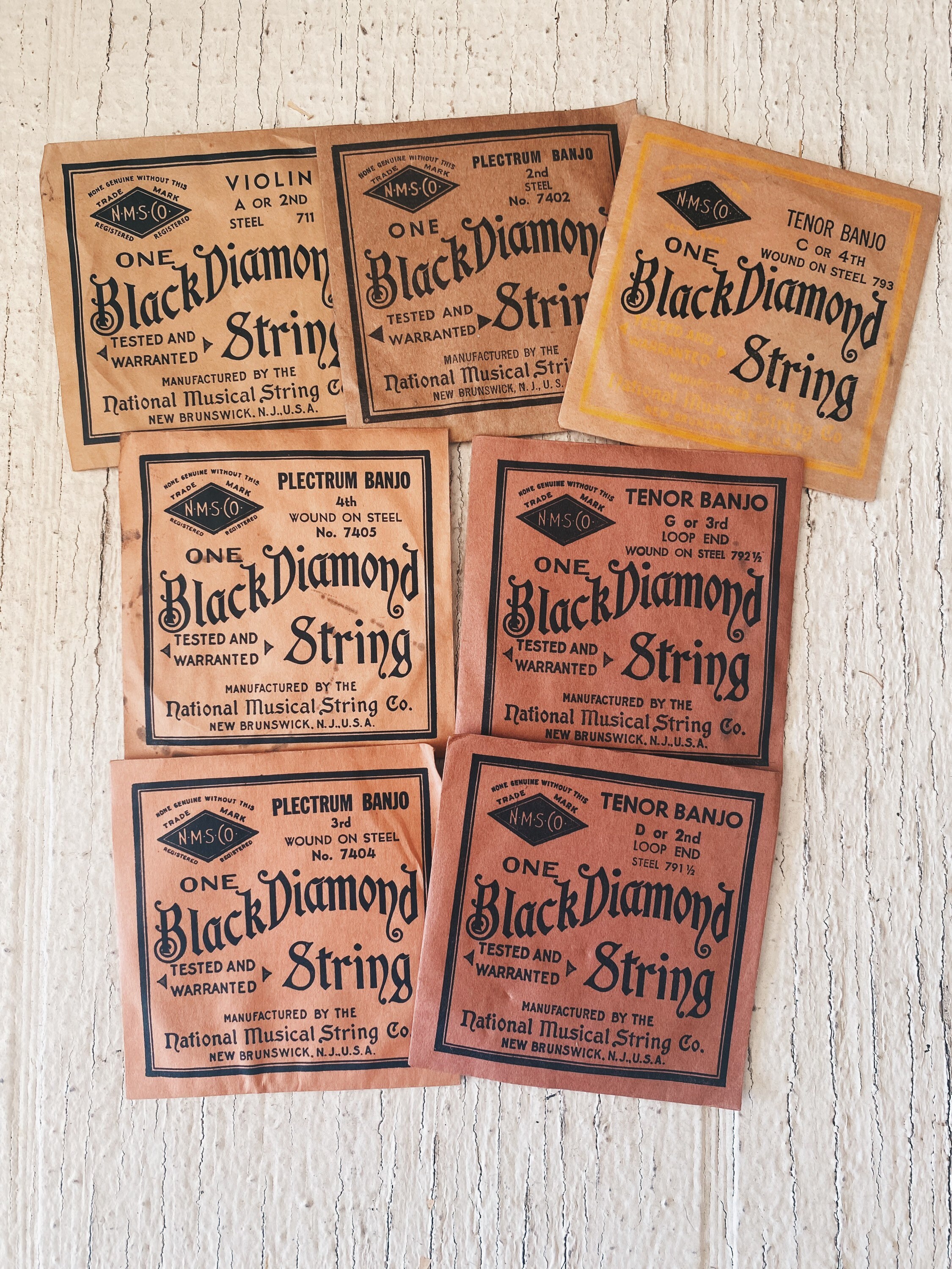 thumbnail image 2 of Vintage Lot Guitar Strings: Black Diamond Banjo Mandolin Steel Silver Plated 2 of 14