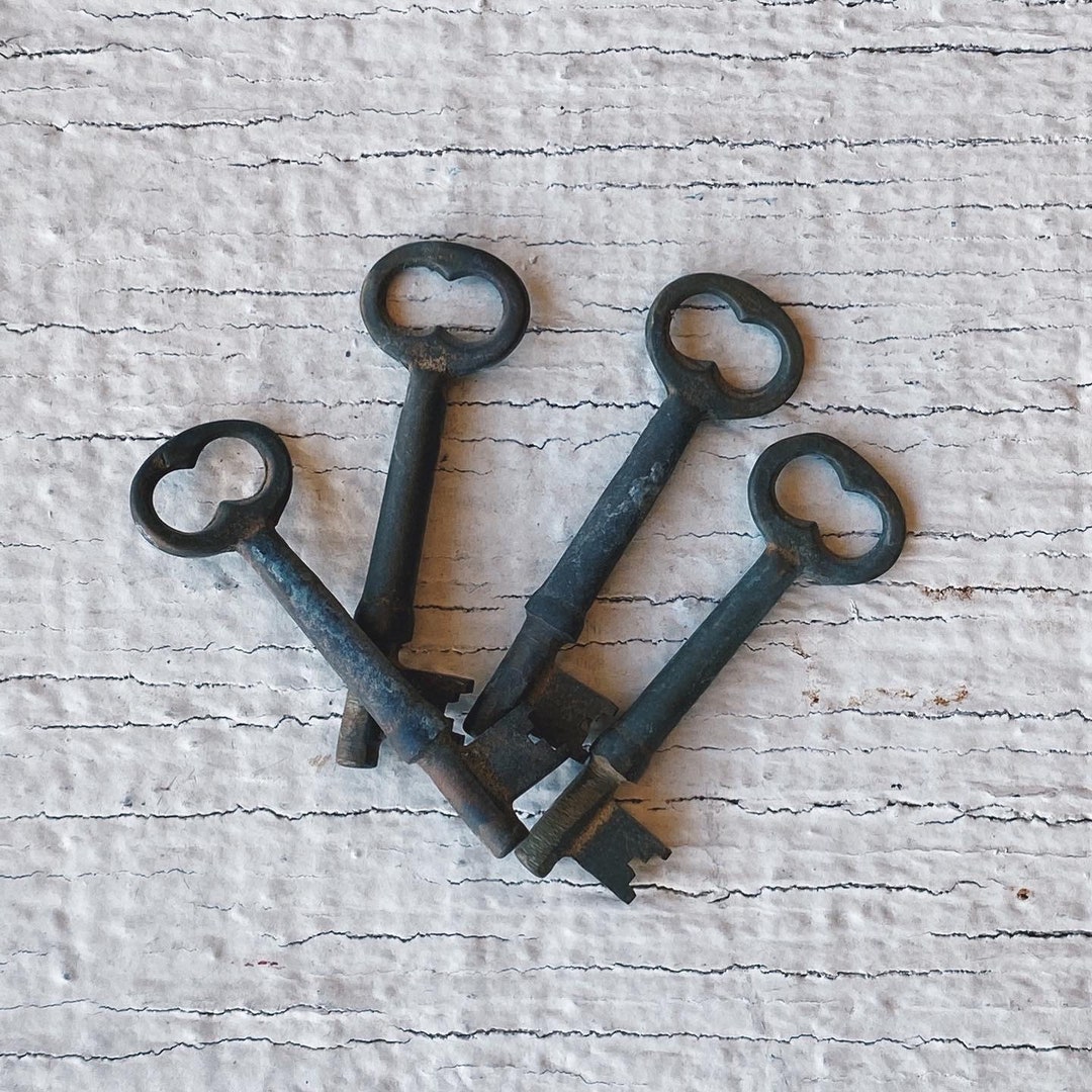 Vintage Skeleton Key Old Keys, Vintage Key, Old Trunk Keys, Furniture
