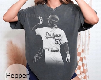 Vintage 90s Mookie Betts Graphic Tee Sports Fan T-Shirt Christmas Gift
