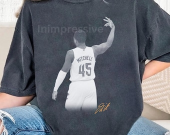 Vintage 90s Basketball Donovan Mitchell Graphic Tee Game Day Sports Fan T-Shirt