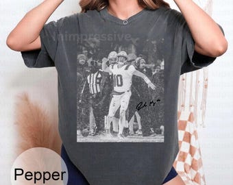 Camiseta gráfica vintage de Drake Maye de los años 90, camiseta para fanáticos de los deportes, camiseta para el día del juego