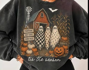 Felpa con trio di fantasmi "Tis the Season", maglietta con fantasmi del campo di zucche, maglietta di Halloween in stile rustico, fantasma a quadri con fiori e pois, maglione autunnale