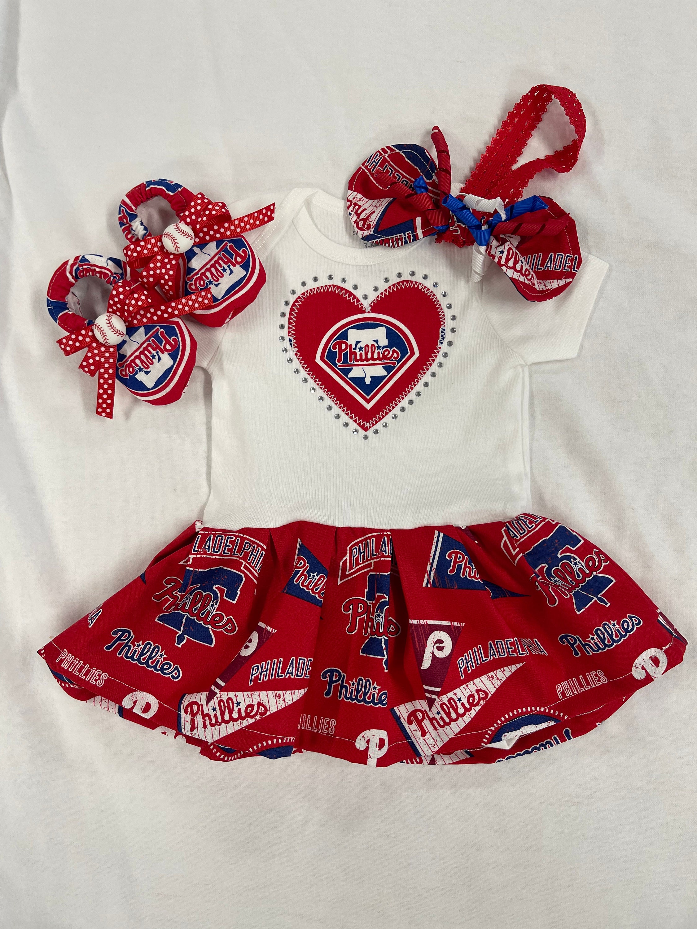 cute phillies game outfit