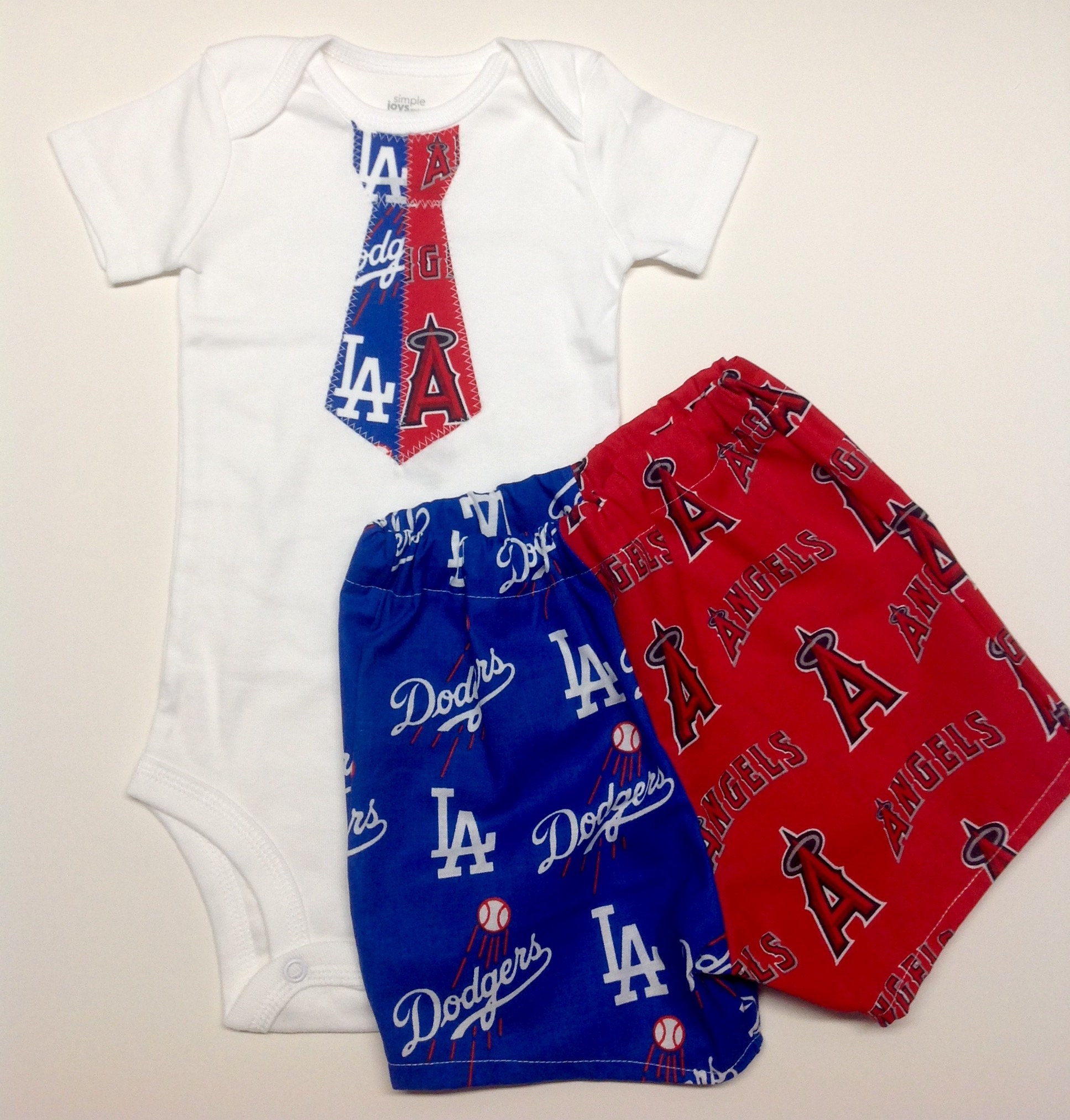 L.A Dodgers Outfit Top New Born 6-9M Girls Baby NWT 3 Pieces