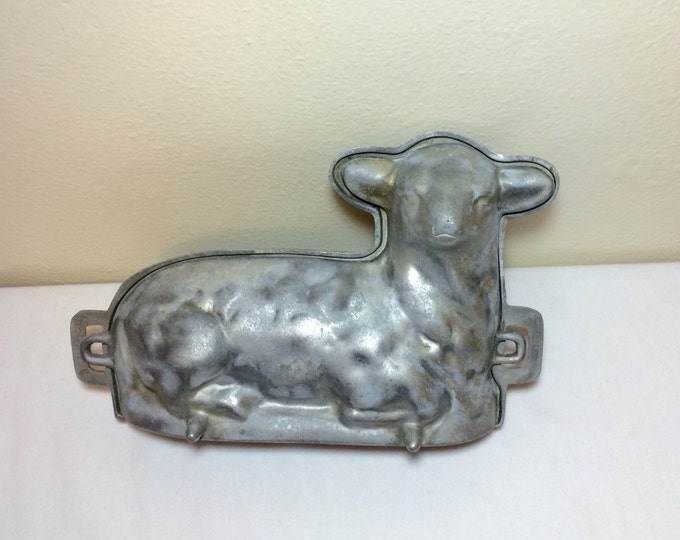Vintage Lamb Cast Aluminum Cake Mold Sheep Farmhouse Decor Etsy