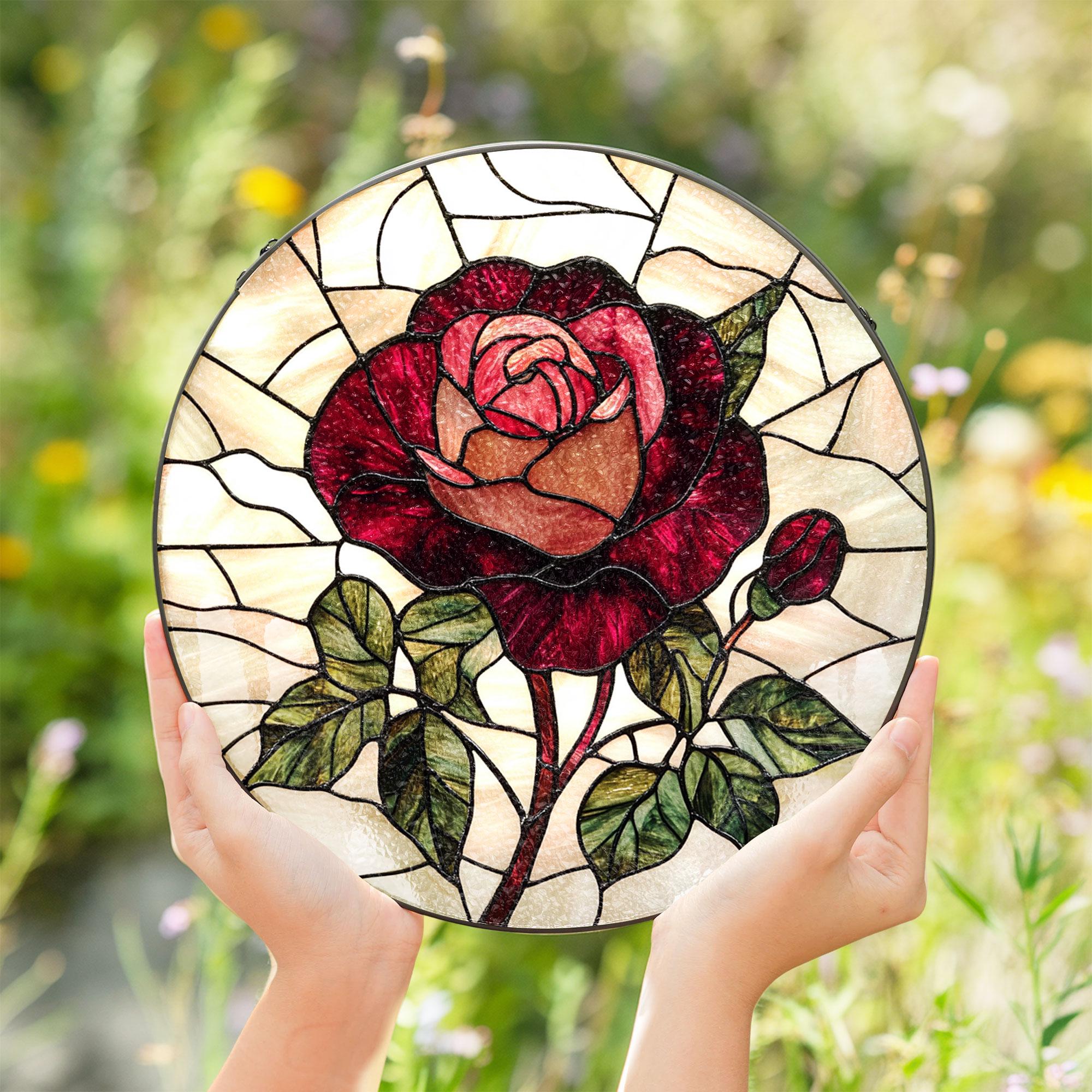 ローズステンドグラスサンキャッチャー、深紅の花のアクセント