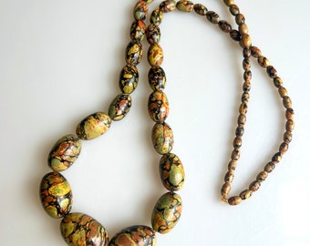 Vintage Art Deco unusual marbled wooden bead or beaded necklace - late 1920s to 1930s