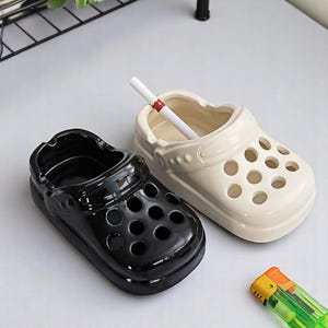 Ceramic Ashtray with Cave Shoes for Office – Cute Fly-Proof Desk Ashtray for Living Room, Stylish Fashion Home Decor Ashtray
