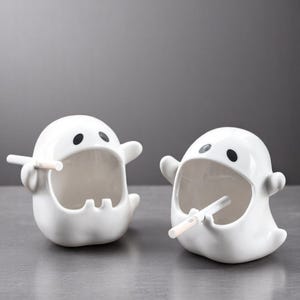 Piao Piao Ghost Ceramic Ashtray – Handmade Cute Artistic Ashtray for Smokers | Funny Retro Home Decor Gift for Him Her Living Room Tray