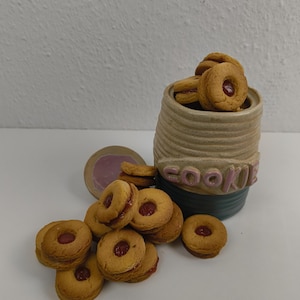 Handmade Ceramic Cookie Jar – Dishwasher Safe, 15cm – Rustic Pottery Storage Containe