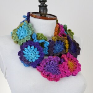 Crochet Scarf, infinity Flower Scarf, Crochet Necklace, Colorful Scarf, infinity Scarf, Circle Accessories, valentines day gift