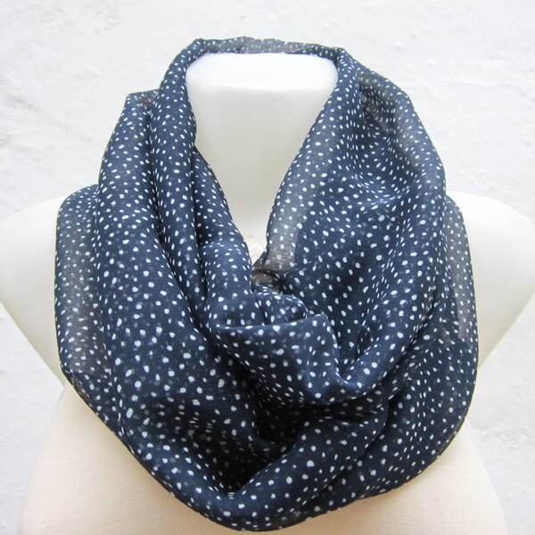Tubo blu scuro bianco pois infinito sciarpa, sciarpa di Chiffon cerchio, Loop sciarpa, sciarpa collana moda, regalo per la mamma, regali per lei