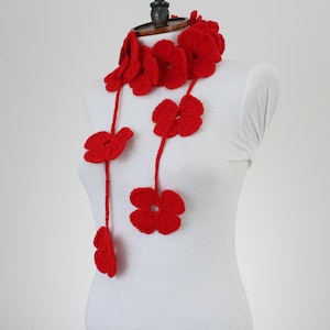Cachecol de crochê, acessório feminino com flor vermelha, colar longo de flores, cachecóis artesanais, presente para ela, presente de Dia das Mães