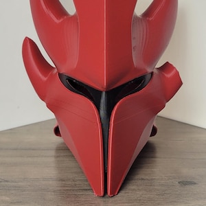 Mini Igris Helmet – Solo Leveling Anime Prop – 3D Printed Black & Red Collectible – 10&quot; Replica
