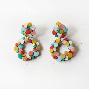 Rainbow Confetti Circle Earrings Clip on / Pierced Ear Options Colourful Reclaimed Leather Statement Earrings 画像 6