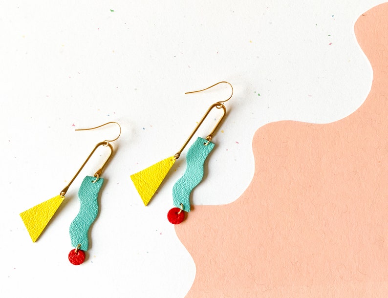 Asymmetrical Squiggle Mobile Earrings Colourful Red & Blue Statement Leather earrings with Geometric Shapes zdjęcie 5