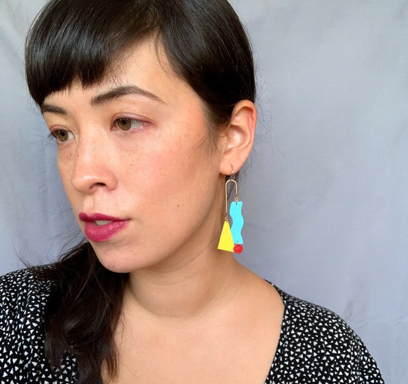 Asymmetrical Squiggle Mobile Earrings Colourful Red & Blue Statement Leather earrings with Geometric Shapes zdjęcie 7