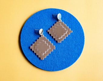 Ravioli Earrings in Shiny Gold Lamé Leather