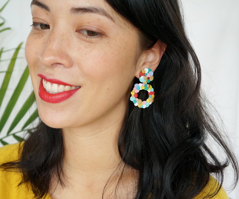 Rainbow Confetti Circle Earrings Clip on / Pierced Ear Options Colourful Reclaimed Leather Statement Earrings 画像 3