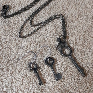 Key Necklace And Earrings Set Key Earrings Key Jewelry  Set Victorian Jewelry Steampunk Sister Gift Daughter Gift Girlfriend Gift JS23