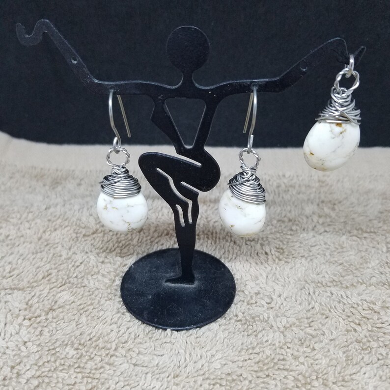 Conjunto de joyas de turquesa blanca, joyas envueltas en alambre, pendientes colgantes de turquesa, joyas de boda, regalo de dama de honor, regalo de novia para ella JS22ABCD imagen 4