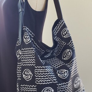 Black and white African kente print hobo handbag, bucket tote, kente cloth handbag, handmade, gift SHOULDER BAG