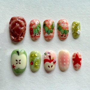 Hungrige Raupe Drücken Sie auf die Nägel, Apfelkuchen 3D Nagelkunst, Kinder Märchenbuch Nägel, Handgemachte Süßes Obst Pastell Nagelset