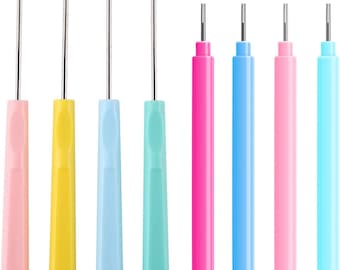 Puede incluir: Conjunto de ocho herramientas coloridas para manualidades y proyectos de papel. Las herramientas tienen puntas de diferentes formas para crear diversos diseños. Las herramientas están hechas de metal con mangos de plástico.