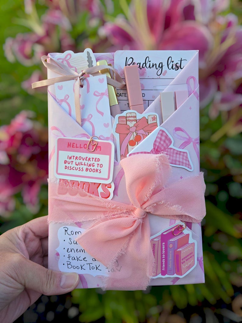Choose your favorite colors for a personalized surprise 🎀