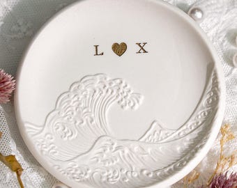 Personalized Ocean Wave Ring Dish – Custom Handmade Polymer Clay Jewelry Tray, Engagement & Bridesmaid Gift, Bridal Shower Keepsake