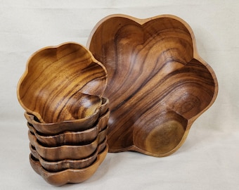 Vintage Monkey Pod Blumenförmige Salatschüssel-Set (groß + 6 kleine Schüsseln) - 1950er - 1970er Jahre