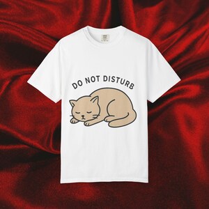 Do Not Disturb Cat T-Shirt, Unisex Cartoon Tee, Gift for Cat Lovers, Relaxed Fit Top, Cute Animal Shirt, Pet Lover Apparel