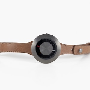 Veg Tan Minimalist Watch Orbital image 2