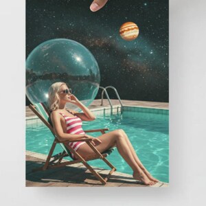 Poster retrofuturistico donna cyberpunk neon piscina, Poster arte digitale fantascienza synthwave illustrazione murale cosmo stilizzato