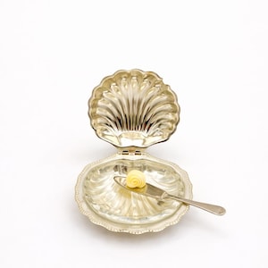 Vintage Shell Butter Dish Mayell England EPNS Silver Plate with Glass Insert & Knife, Scallop Serving Dish