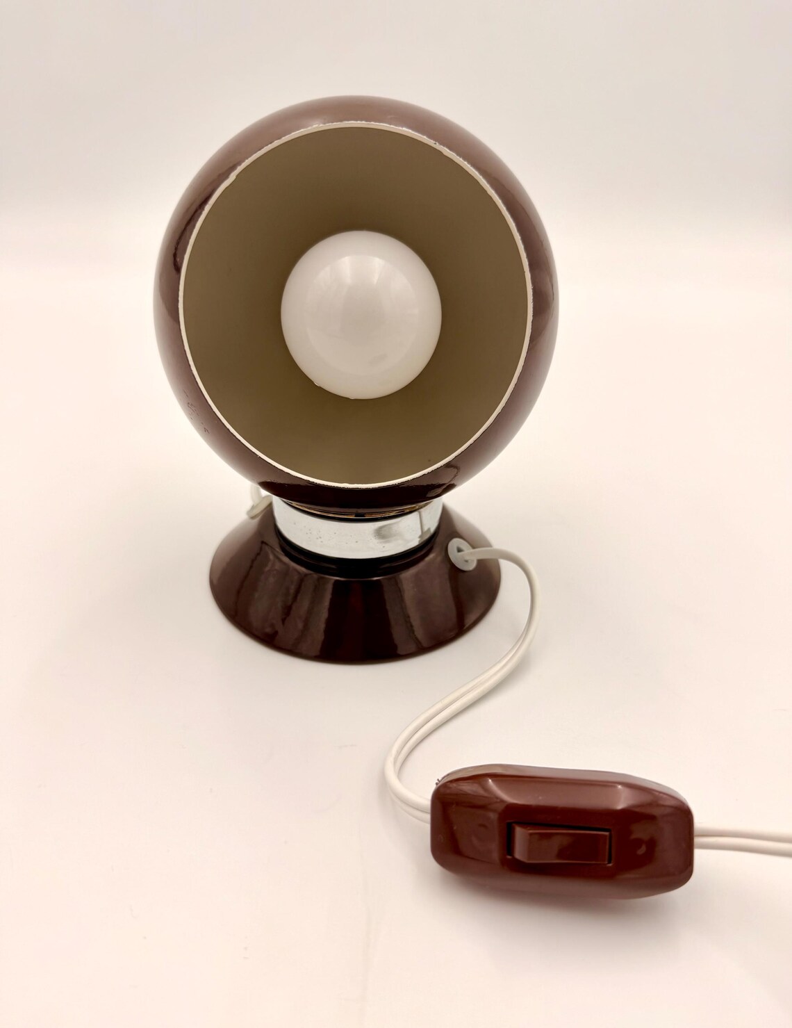 Danish Magnetic Ball Lamp by Benny Frandsen for ABO Denmark, 1970s Space Age Eyeball Lamp, MCM Table Lamp, foto 3 di 5