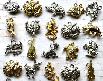 25 Vintage Plastic Charms - Gumball Prizes Assorted Styles - Novelty Quality