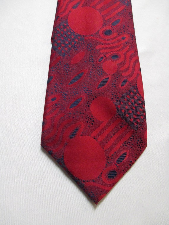 Items similar to NECKTIE MENS Vintage Neck Tie - Red and Navy 1980s on Etsy